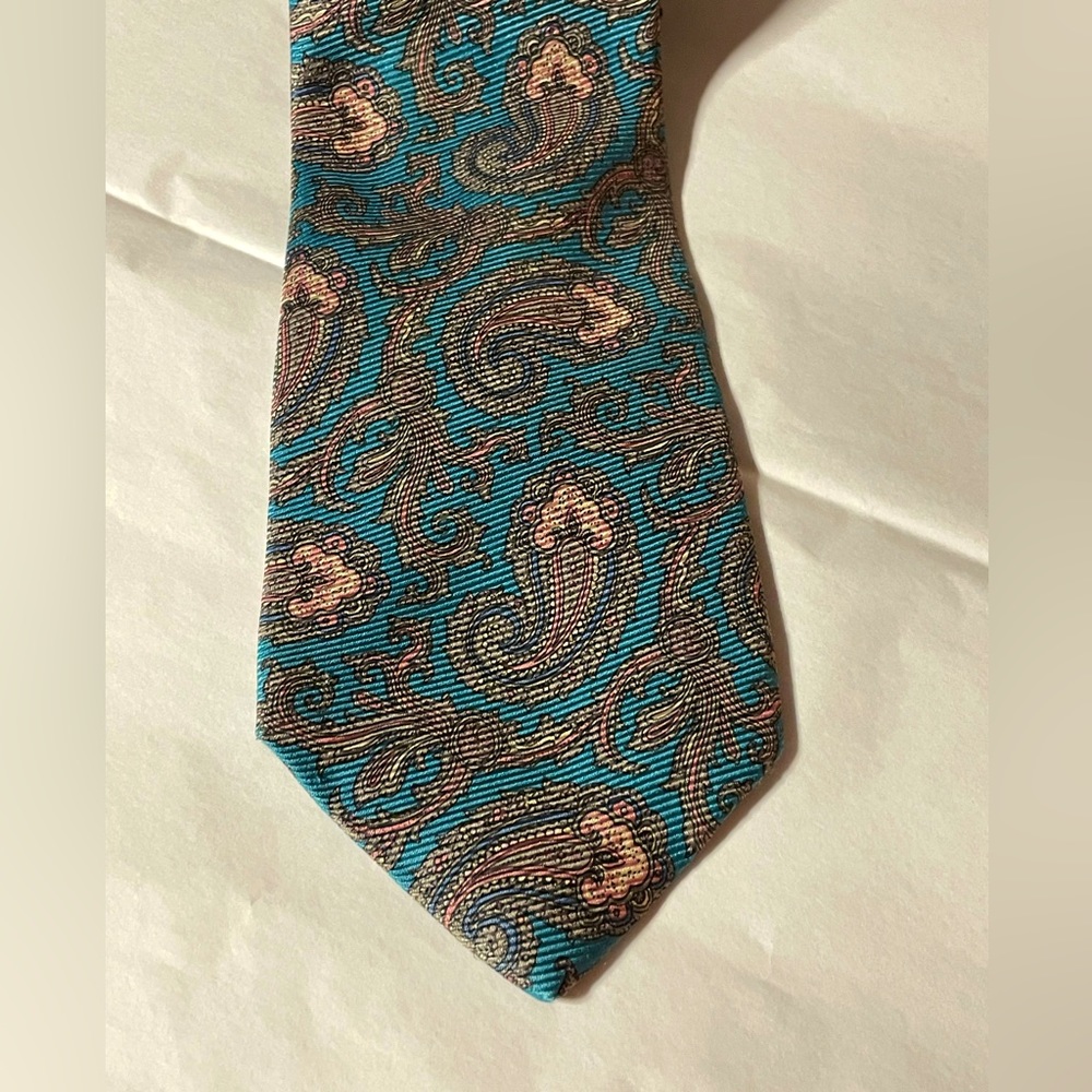 Halston III men’s silk tie